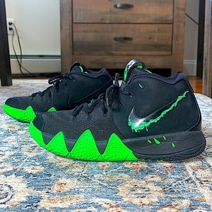 Nike Kyrie 4 Halloween Size 6y Slightly used